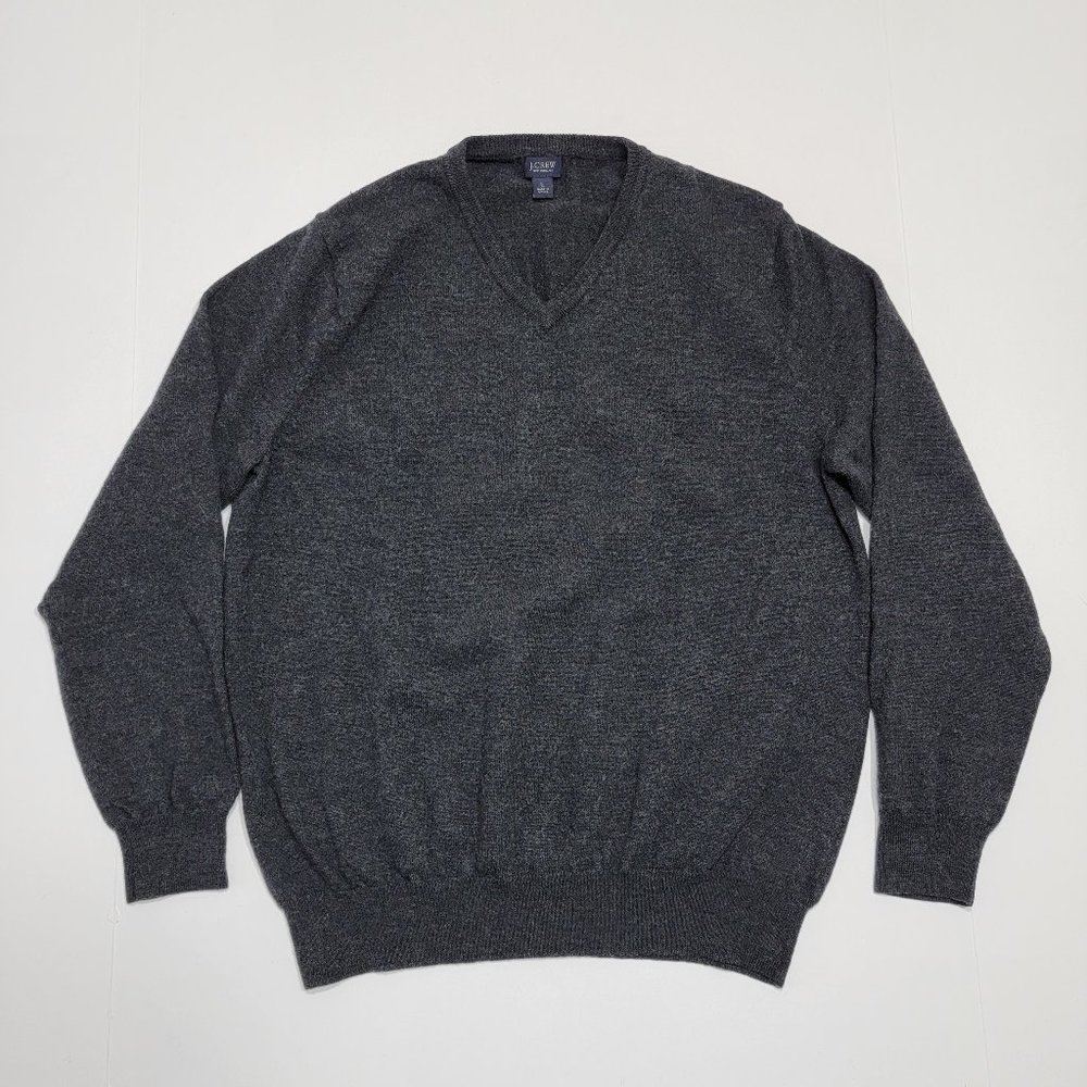 J.Crew Pullover Sweater - Vneck - Wool - Gray - Me